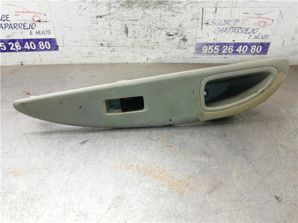 botonera puerta delantera derecha nissan prim