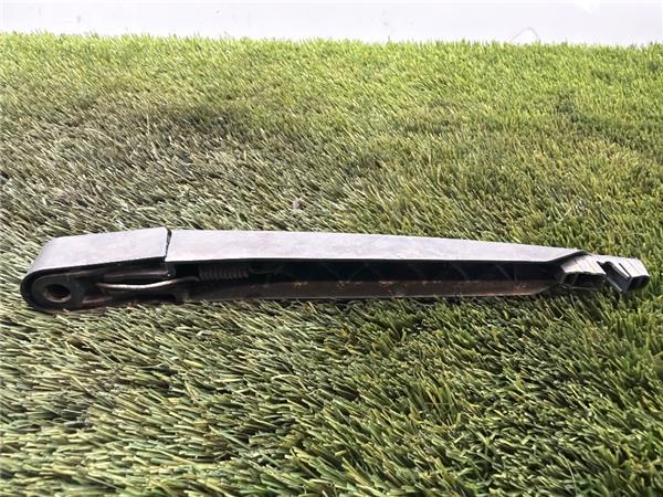 brazo limpiaparabrisas trasero opel corsa e 2