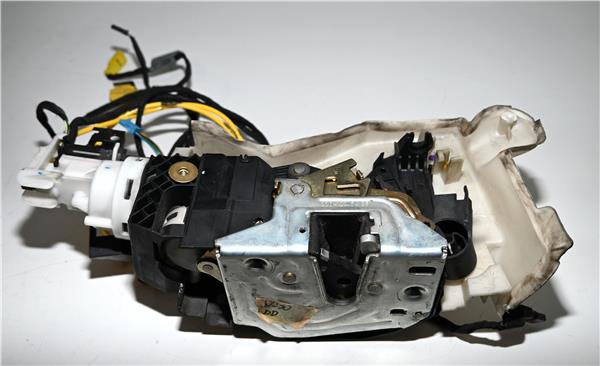cerradura puerta delantera derecha mercedes b
