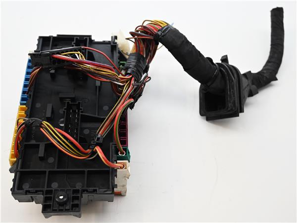 caja fusiblesrele mercedes benz clase b bm 24