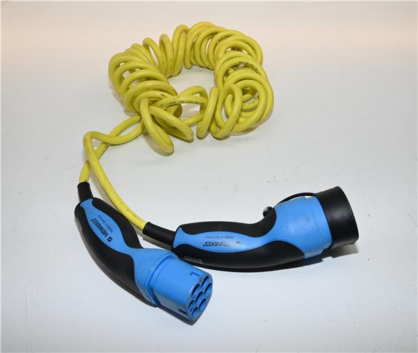 cargador bateria coche electrico mercedes ben