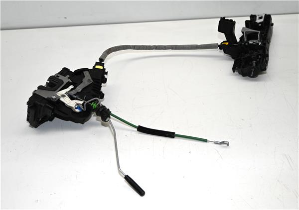 cerradura puerta trasera derecha mercedes ben