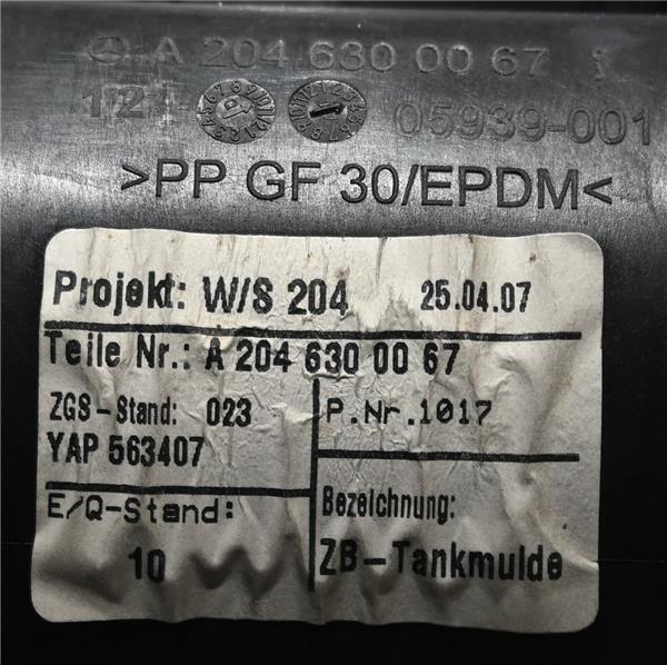 tapa exterior combustible mercedes benz clase