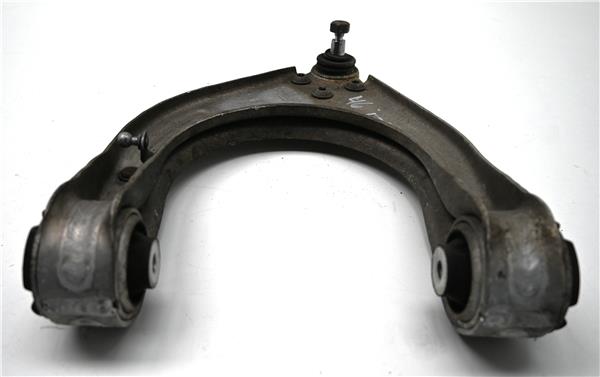 brazo superior delantero izquierdo mercedes b