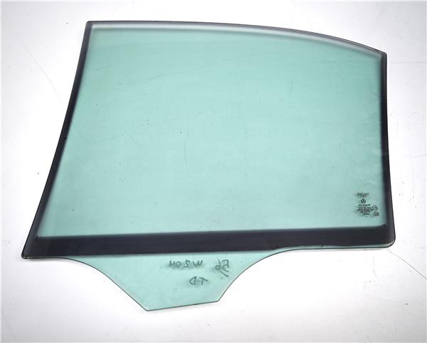 luna puerta trasera derecha mercedes benz cla