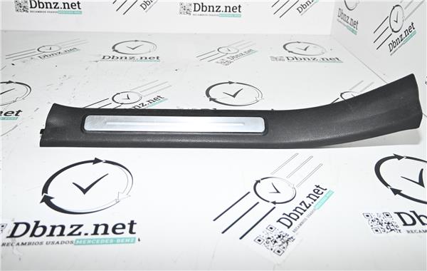 embellecedor exterior puerta trasera derecha