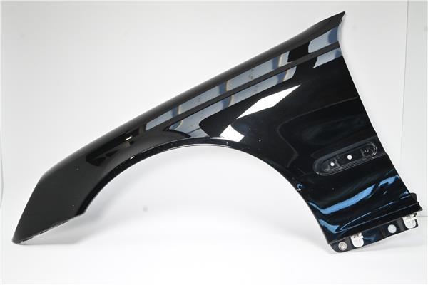 aleta delantera izquierda mercedes benz clase c (bm 203) familiar (01.2001 >) 2.2 c 200 t cdi (la)(203.207) [2,2 ltr.   90 kw cdi cat]