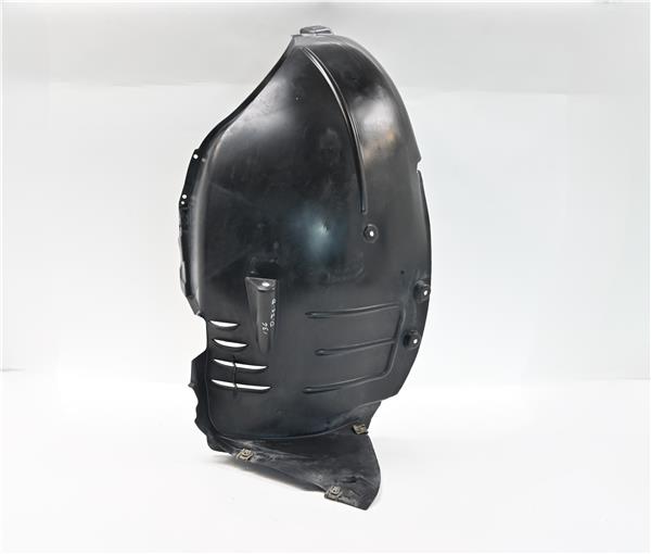 protector pase rueda delantero izquierdo merc