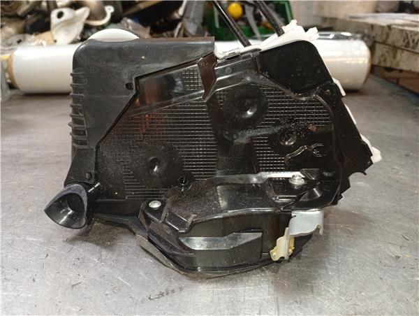cerradura puerta delantera derecha toyota yar