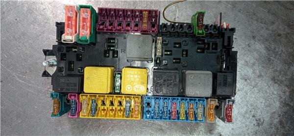 caja fusiblesrele mercedes benz clase gla bm