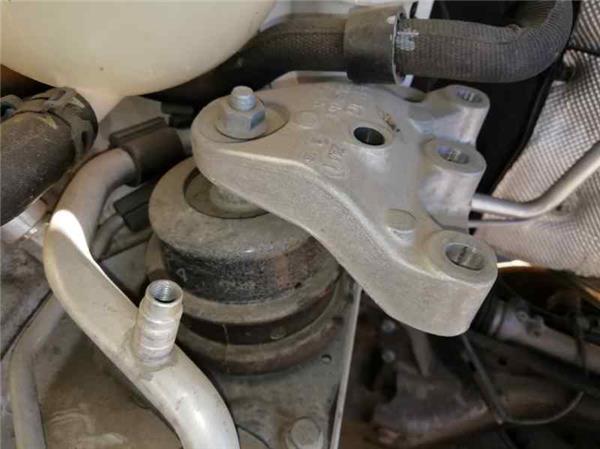 soporte derecho motor skoda fabia 10 mpi 75 c