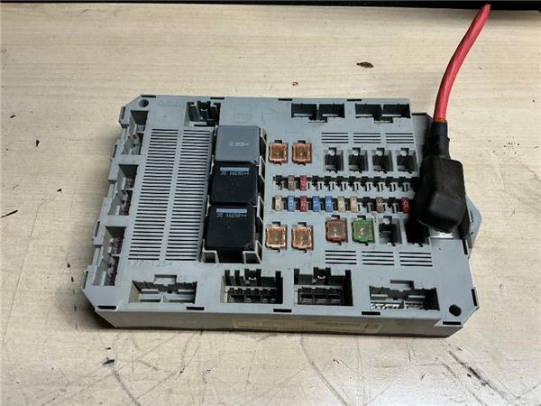 caja fusiblesrele jaguar xf 2008  30 v6 diese