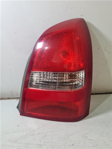 piloto trasero derecho nissan primera berlina