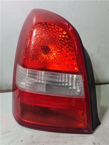 piloto trasero izquierdo nissan primera berli