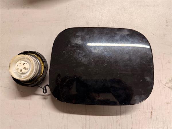 tapa exterior combustible toyota rav4 a3 2005