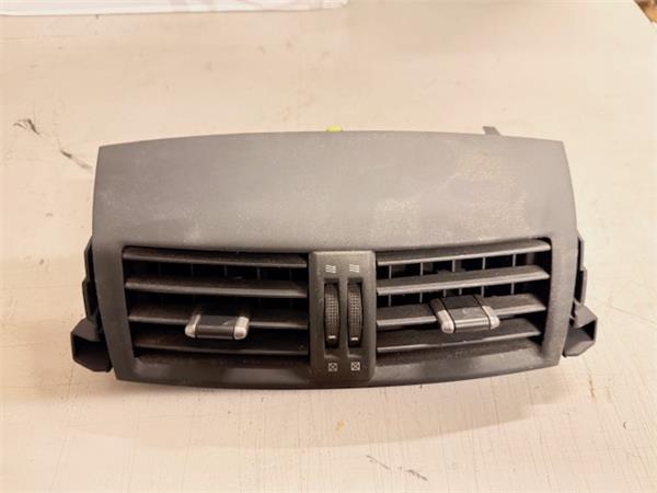 rejilla entrada de aire toyota rav4 a3 2005