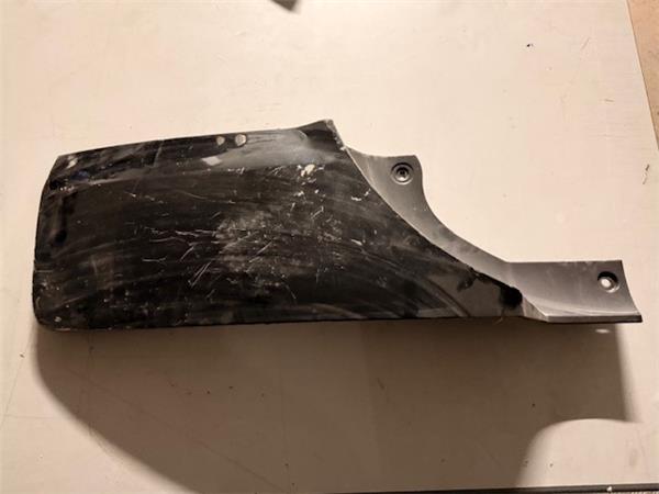 moldura porton trasero toyota rav4 a3 2005 2