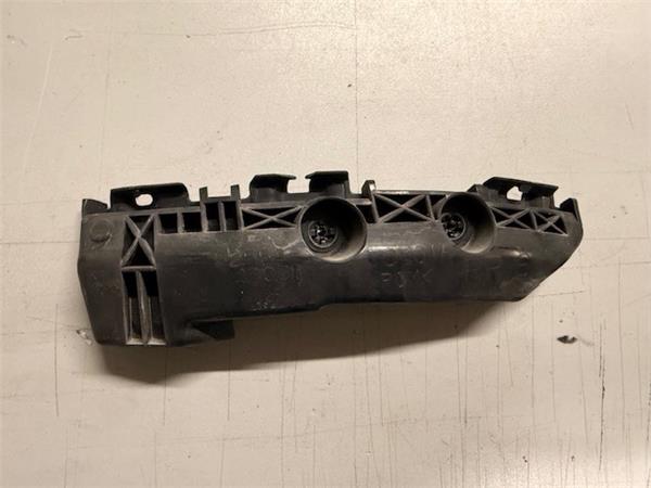 soporte derecho paragolpes trasero toyota rav