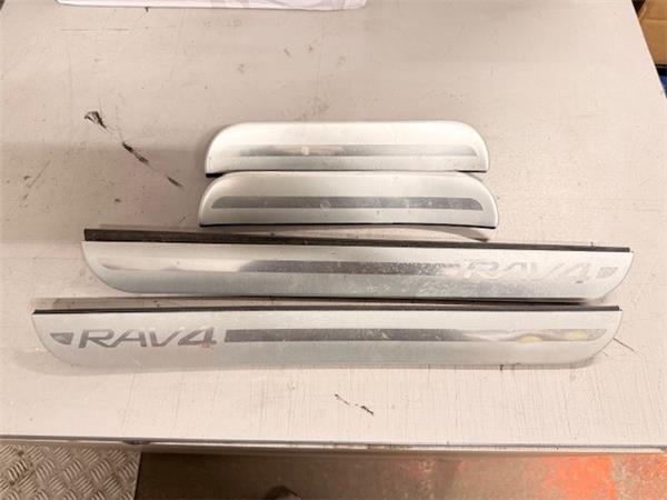 tapa reposabrazos toyota rav4 a3 2005 22 d 4