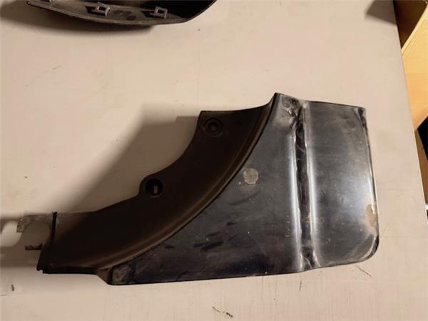 moldura porton trasero toyota rav4 a3 2005 2