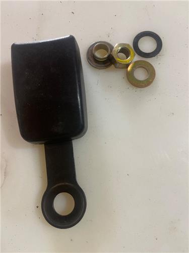anclaje cinturon delantero derecho nissan ser
