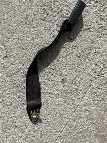 anclaje cinturon trasero central nissan seren