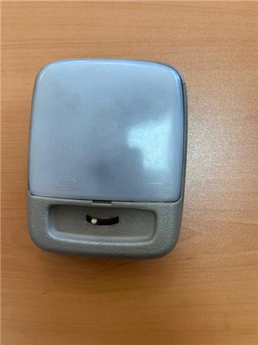 luz trasera central techo nissan serena c23m