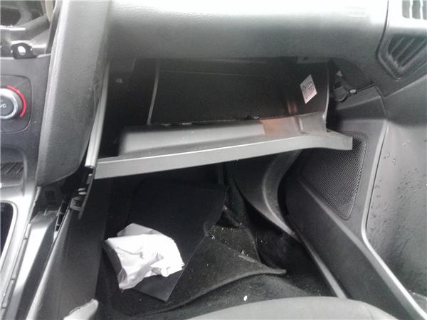 guantera salpicadero ford focus berlina cew 2