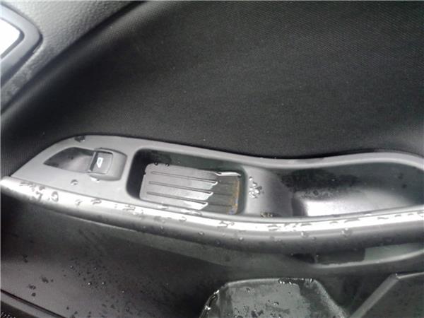 botonera puerta delantera derecha ford focus