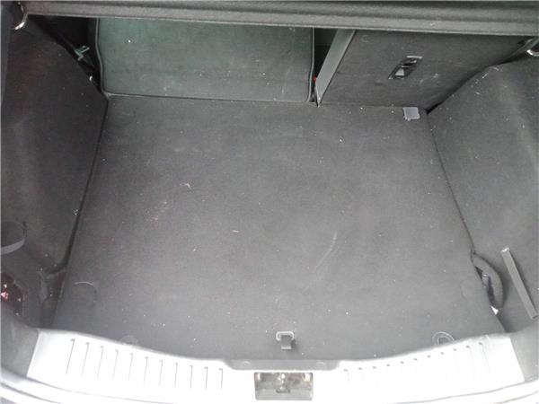 tapa maletero ford focus berlina cew 2014 16