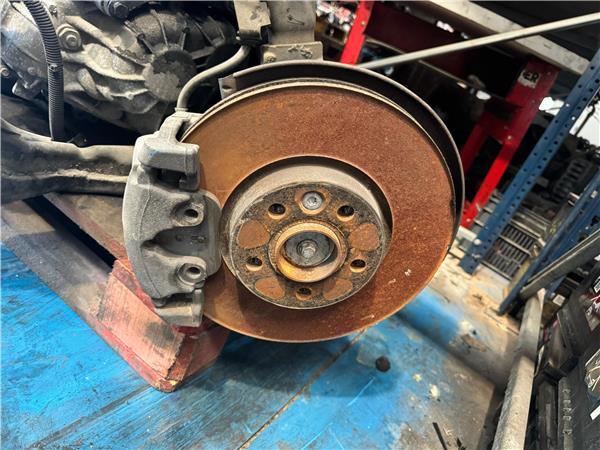 mangueta delantera izquierda volvo s80 berlin