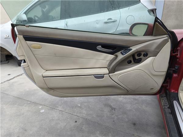guarnecido puerta delantera izquierda mercede
