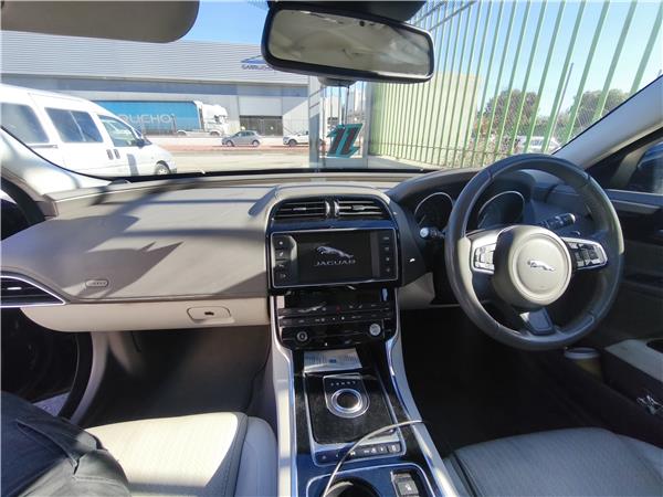 salpicadero jaguar xe 102014 20 portfolio 20