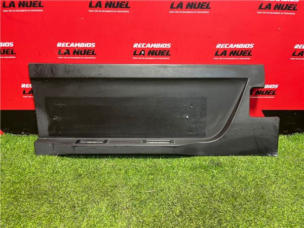 moldura puerta trasera izquierda iveco daily