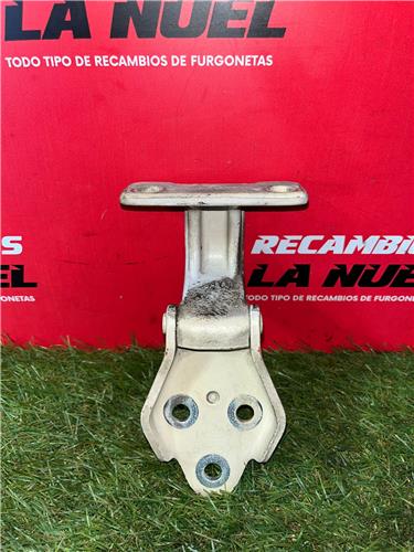 bisagra inferior puerta delantera derecha ive