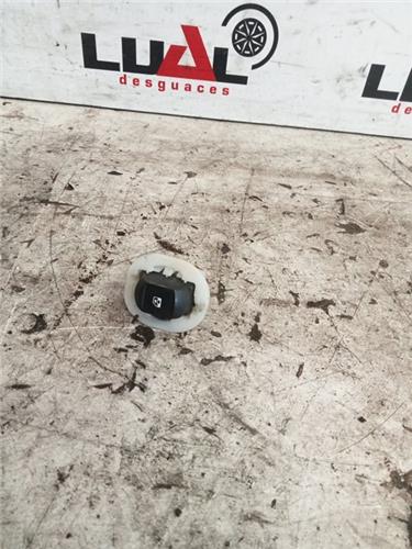 botonera puerta delantera derecha renault meg