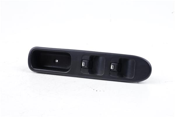 botonera puerta delantera izquierda peugeot 3