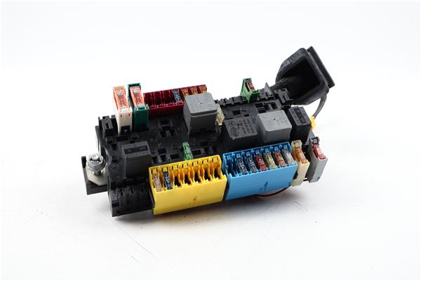 caja reles mercedes benz clase cla bm 117 032