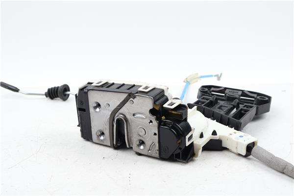 cerradura puerta delantera derecha mercedes b