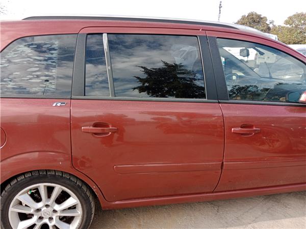 puerta trasera derecha opel zafira b 2005 19