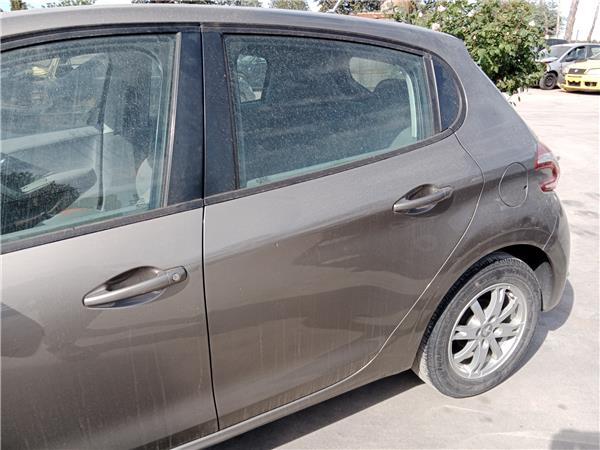 puerta trasera izquierda peugeot 208 012012