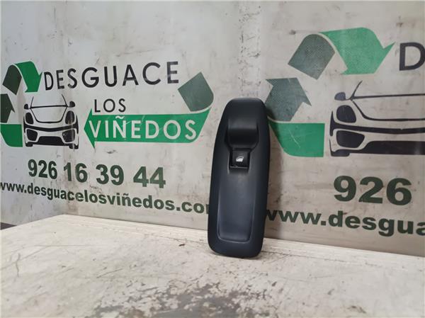 botonera puerta delantera derecha peugeot 200