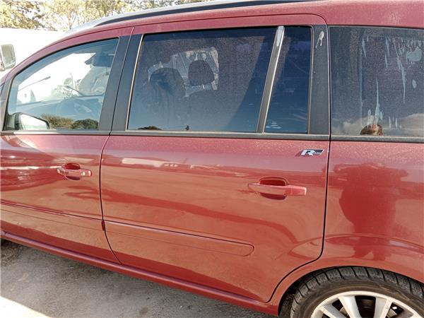 puerta trasera izquierda opel zafira b 2005