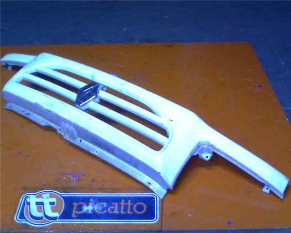 parrilla delantera renault mascott 130 dci