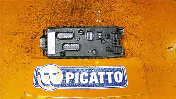 caja fusiblesrele mercedes benz actros iv e 5