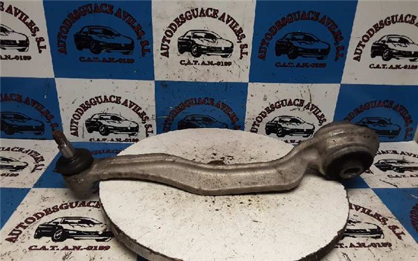 brazo inferior delantero izquierdo mercedes b