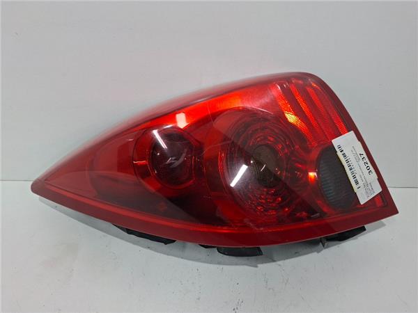 piloto trasero derecho nissan primera hatchba