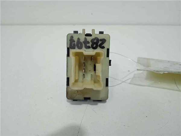 Botonera Puerta Trasera Derecha