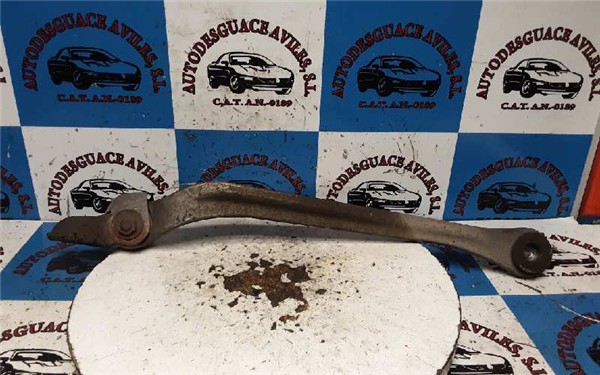 brazo inferior trasero derecho mercedes benz