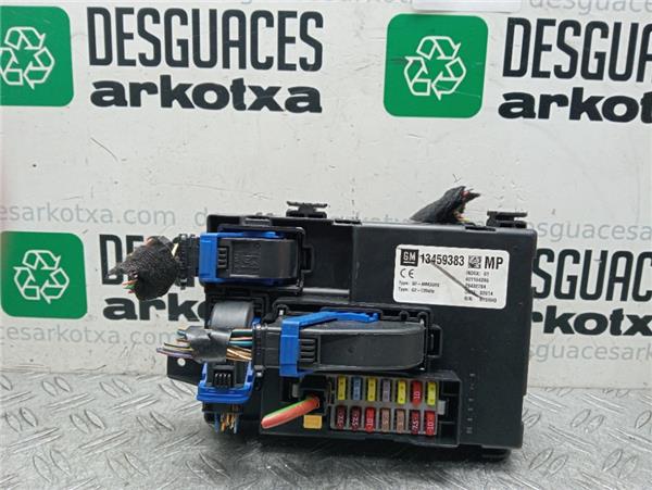 caja fusiblesrele opel meriva 14 g b s10 turb